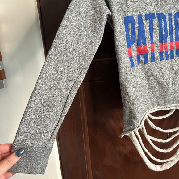 JUNK FOOD | New England Patriots French Terry Shred Back Sweatshirt | Size Small - Picture 4 of 5